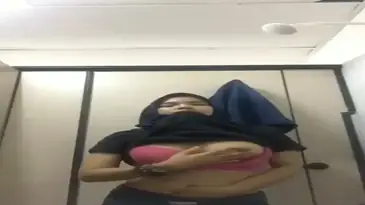 Bokep Jilbab Pulang Kuliah Sange Memek Basah Ngocor Viral poster