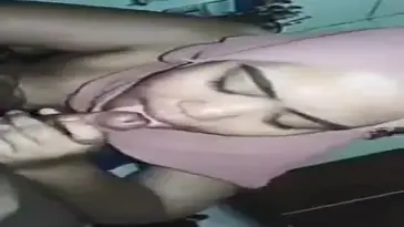 Jilbab Pink Kulum Kontol Rakus Terdiam poster