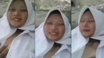 Ngewe Gadis SMA Di Batu Sungai Jembut Lebat Basah poster