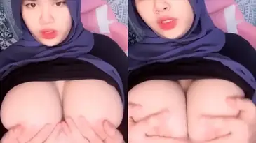 Ukhti Arrazyny Punya Bibir Menggoda Bikin Nafsu poster